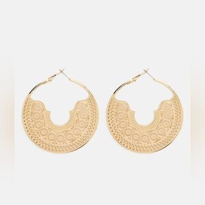 NWT ⚜️👑⚜️ Natasha Golden Tone Medallion Bohemian Style Hoop Earrings